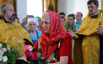В борисовский храм Рождества Христова доставлена икона Божией Матери «Умягчение злых сердец» («Семистрельная»)