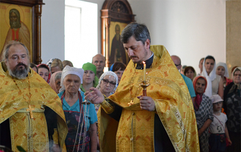 В борисовский храм Рождества Христова доставлена икона Божией Матери «Умягчение злых сердец» («Семистрельная»)