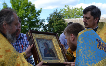 В борисовский храм Рождества Христова доставлена икона Божией Матери «Умягчение злых сердец» («Семистрельная»)