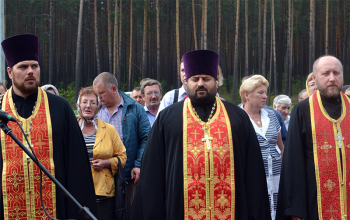 В Борисове установлен и освящен поклонный крест