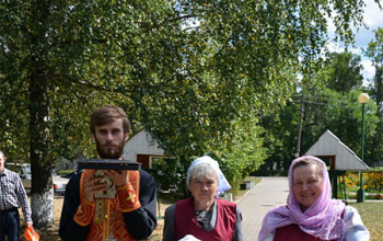 Ковчежец с мощами святого Пантелеимона и священномученика Харлампия доставили в санаторий и больницу