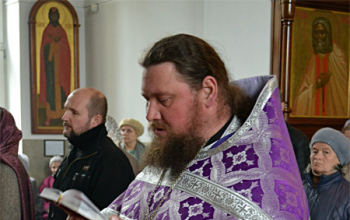 В среду третьей недели Великого поста епископ Вениамин совершил Литургию в храме Рождества Христова