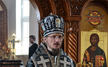 В среду третьей недели Великого поста епископ Вениамин совершил Литургию в храме Рождества Христова