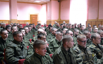 Священник Григорий Барашко принял участие в выставке «Спасай взятых на смерть» в воинской части Борисовского гарнизона