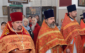 Пасха 2016: Во вторник Светлой недели епископ Вениамин возглавил богослужение в храме Димитрия Донского