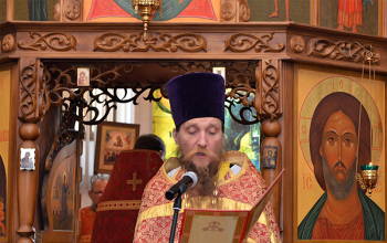 Пасха 2016: Во вторник Светлой недели епископ Вениамин возглавил богослужение в храме Димитрия Донского