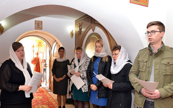 Пасха 2016: Во вторник Светлой недели епископ Вениамин возглавил богослужение в храме Димитрия Донского