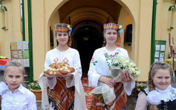 Пасха 2016: Во вторник Светлой недели епископ Вениамин возглавил богослужение в храме Димитрия Донского