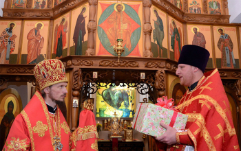 Пасха 2016: Во вторник Светлой недели епископ Вениамин возглавил богослужение в храме Димитрия Донского