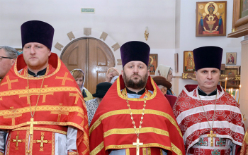 Пасха 2016: Во вторник Светлой недели епископ Вениамин возглавил богослужение в храме Димитрия Донского