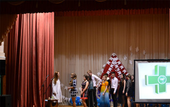 Литературно-музыкальная композиция «Возлюбите друг друга» в средней школе №24