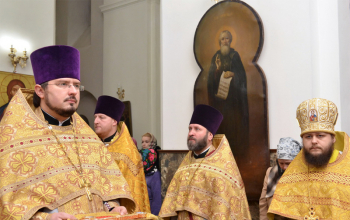 Митрополит Павел совершил Литургию в Борисовском Воскресенском кафедральном соборе