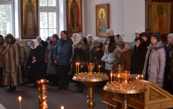 В храме Рождества Христова г. Борисова пребывает икона блаженной Матроны Московской и ковчег с частицей мощей святой