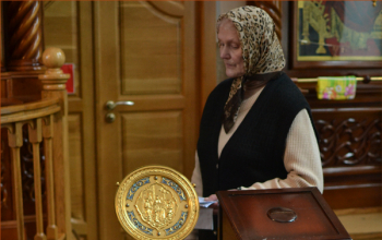 В храме Рождества Христова г. Борисова пребывает икона блаженной Матроны Московской и ковчег с частицей мощей святой