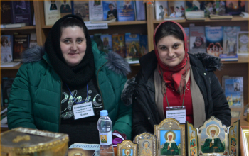 В храме Рождества Христова г. Борисова пребывает икона блаженной Матроны Московской и ковчег с частицей мощей святой