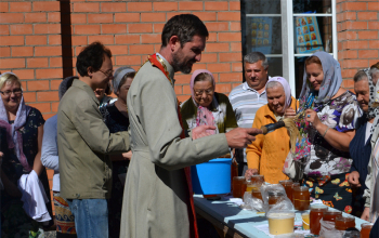 Медовый Спас в храме Рождества Христова