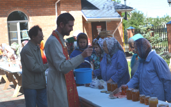 Медовый Спас в храме Рождества Христова