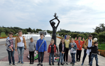 Поездка учащихся воскресной школы храма Рождества Христова в Красный берег