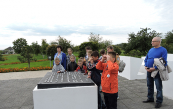 Поездка учащихся воскресной школы храма Рождества Христова в Красный берег