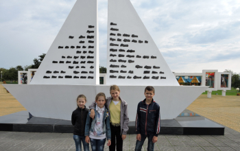 Поездка учащихся воскресной школы храма Рождества Христова в Красный берег