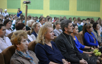 Протоиерей Александр Вербило принял участие в праздничном концерте в медицинском колледже