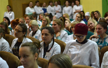 Протоиерей Александр Вербило принял участие в праздничном концерте в медицинском колледже