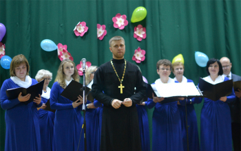 Протоиерей Александр Вербило принял участие в праздничном концерте в медицинском колледже