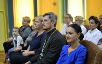 Протоиерей Александр Вербило принял участие в праздничном концерте в медицинском колледже