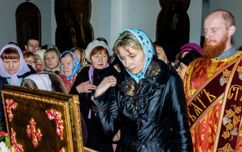 В кафедральном соборе Воскресения Христова пребывал ковчег с частицами мощей новомученников и исповедников Церкви Русской