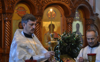 Белорусcкие гайды доставили в храм Рождества Христова благодатный огонь