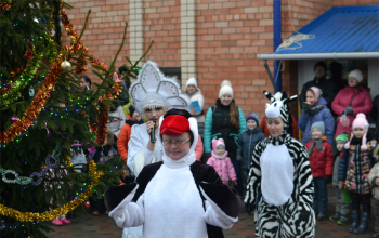 Рождество 2017/2018: Рождественская елка в храме Рождества Христова