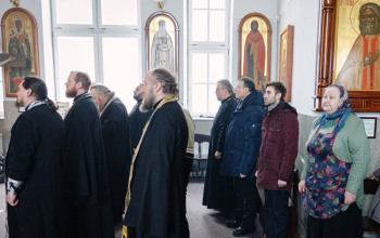 Епископ Борисовский и Марьиногорский Вениамин совершил Литургию Преждеосвященных Даров в храме Рождества Христова