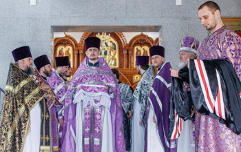 Епископ Борисовский и Марьиногорский Вениамин совершил Литургию Преждеосвященных Даров в храме Рождества Христова