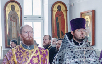 Епископ Борисовский и Марьиногорский Вениамин совершил Литургию Преждеосвященных Даров в храме Рождества Христова