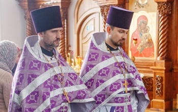 Епископ Борисовский и Марьиногорский Вениамин совершил Литургию Преждеосвященных Даров в храме Рождества Христова