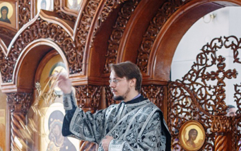 Епископ Борисовский и Марьиногорский Вениамин совершил Литургию Преждеосвященных Даров в храме Рождества Христова