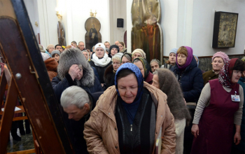 Икона блаженной Матроны Московской и ковчег с частицей мощей святой прибыли в Воскресенский собор г.Борисова