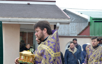 Икона блаженной Матроны Московской и ковчег с частицей мощей святой прибыли в Воскресенский собор г.Борисова