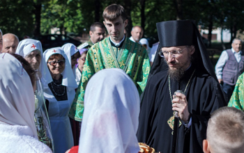 Престольный праздник отметил приход храма Святой Живоначальной Троицы