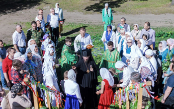 Престольный праздник отметил приход храма Святой Живоначальной Троицы
