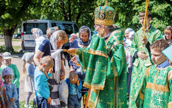 Престольный праздник отметил приход храма Святой Живоначальной Троицы