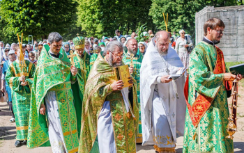Престольный праздник отметил приход храма Святой Живоначальной Троицы