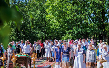 Престольный праздник отметил приход храма Святой Живоначальной Троицы