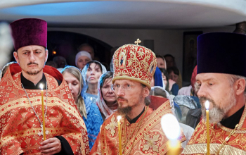 Ночное богослужение к 100-летию со дня мученической кончины святой Царской Семьи
