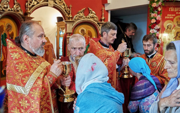 Ночное богослужение к 100-летию со дня мученической кончины святой Царской Семьи