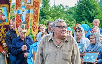 Ночное богослужение к 100-летию со дня мученической кончины святой Царской Семьи