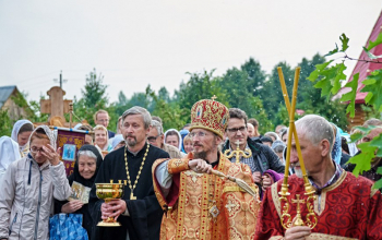Ночное богослужение к 100-летию со дня мученической кончины святой Царской Семьи