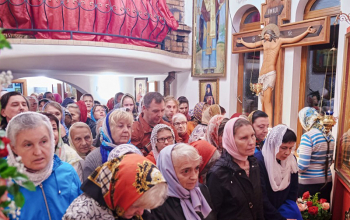 Ночное богослужение к 100-летию со дня мученической кончины святой Царской Семьи