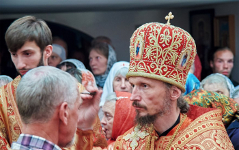 Ночное богослужение к 100-летию со дня мученической кончины святой Царской Семьи
