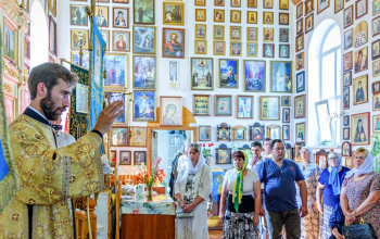 Божественная литургия в храме святого Архангела Михаила аг. Лошница